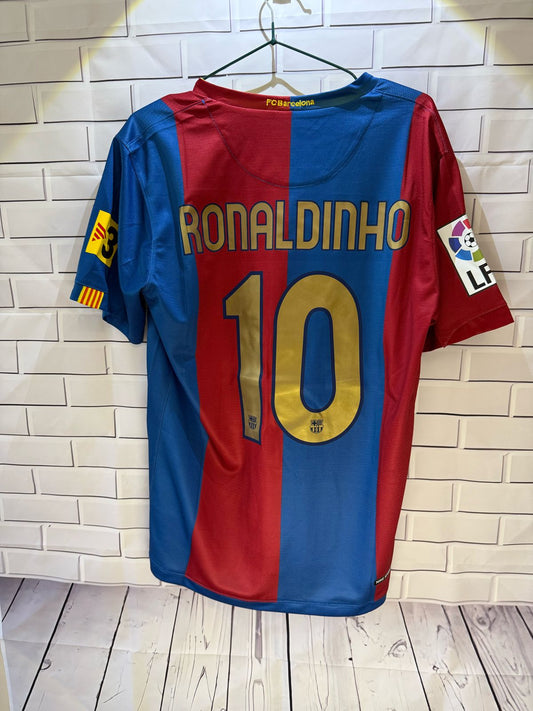 RONALDINHO 10 BARCELONA HOME KIT 2006-7