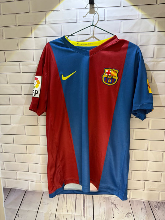 RONALDINHO 10 BARCELONA HOME KIT 2006-7